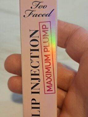 TOO FACED LIP INJECTION MAXIMUM PLUMP INSTANT & LONG TERM LIP PLUMPER